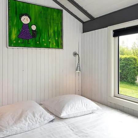 4 Person In Hemmet-by Traum Hemmet